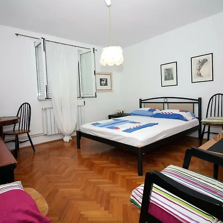 2 Bedroom With Pool In Apartman