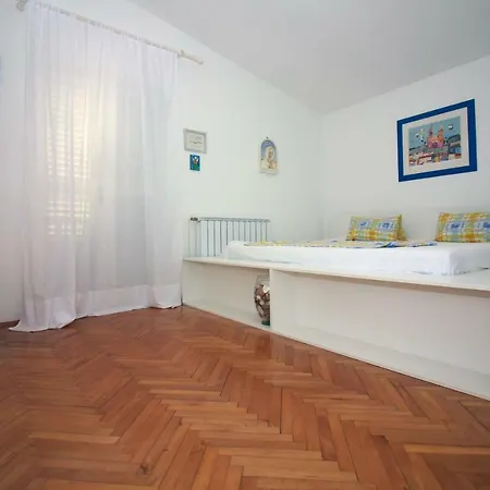 2 Bedroom With Pool In Tisno