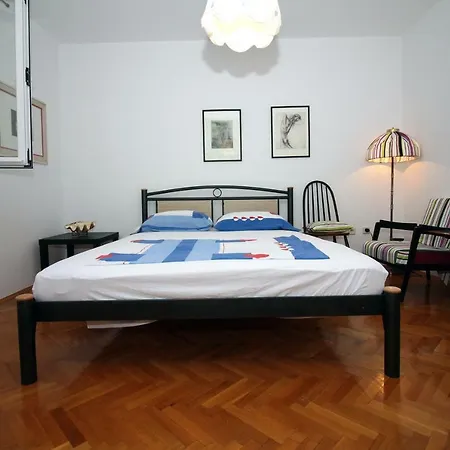 Apartment 3 Bedroom With Pool In